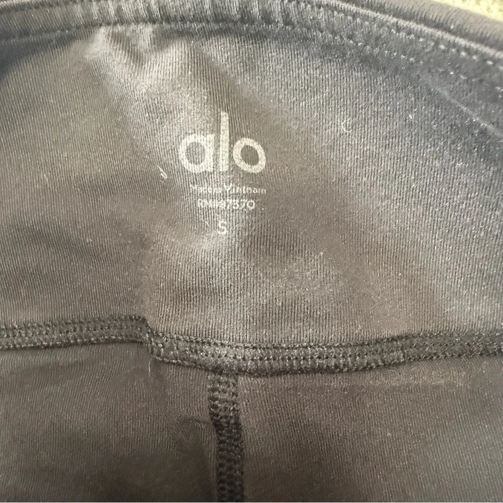 Black Alo Yoga Leggings with Pocket (S)